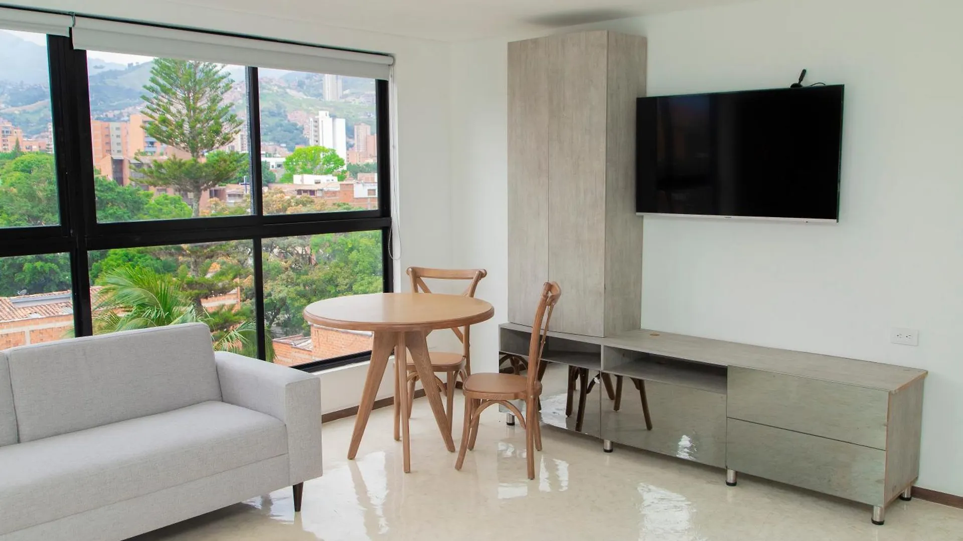 Loft Laureles Con Excelente Ubicacion Con Aire Acondicionado Y Cama King Apartment Medellin
